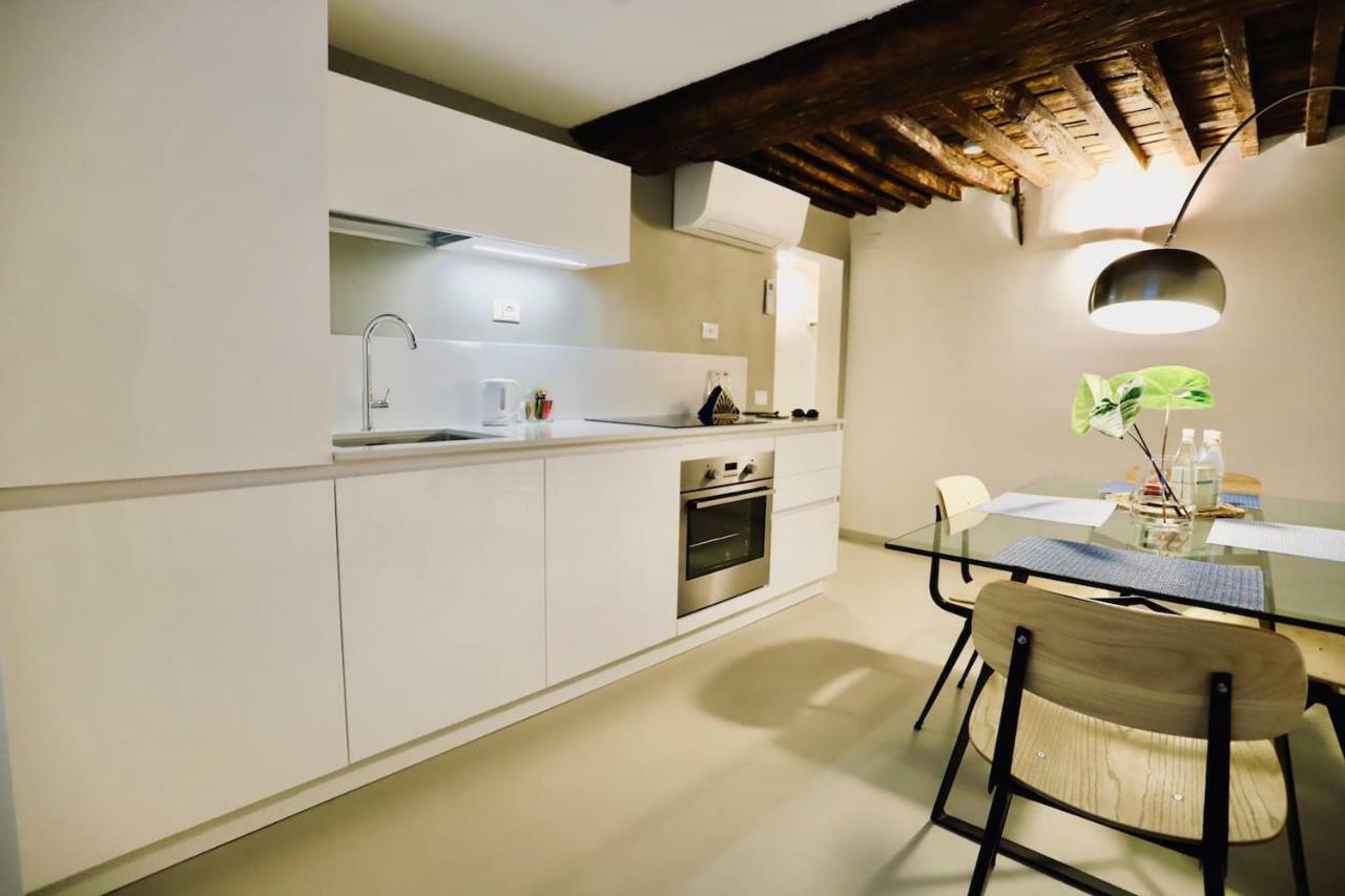 San Lorenzo Small Apartment Genua Buitenkant foto